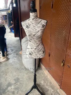 Size 8 Fully Pinnable Imported Dressform