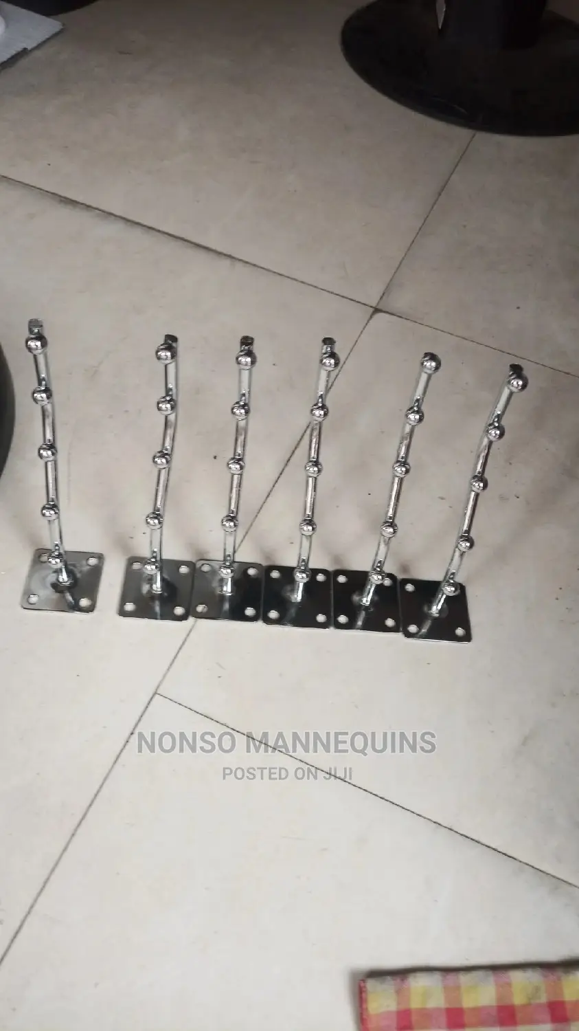 5 Pins Wall Hangers for Multi Purpose Display