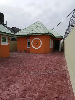 3bdrm Bungalow in Otunla Kajola, Lakowe for rent