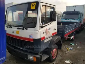 Mercedez Benz 809
