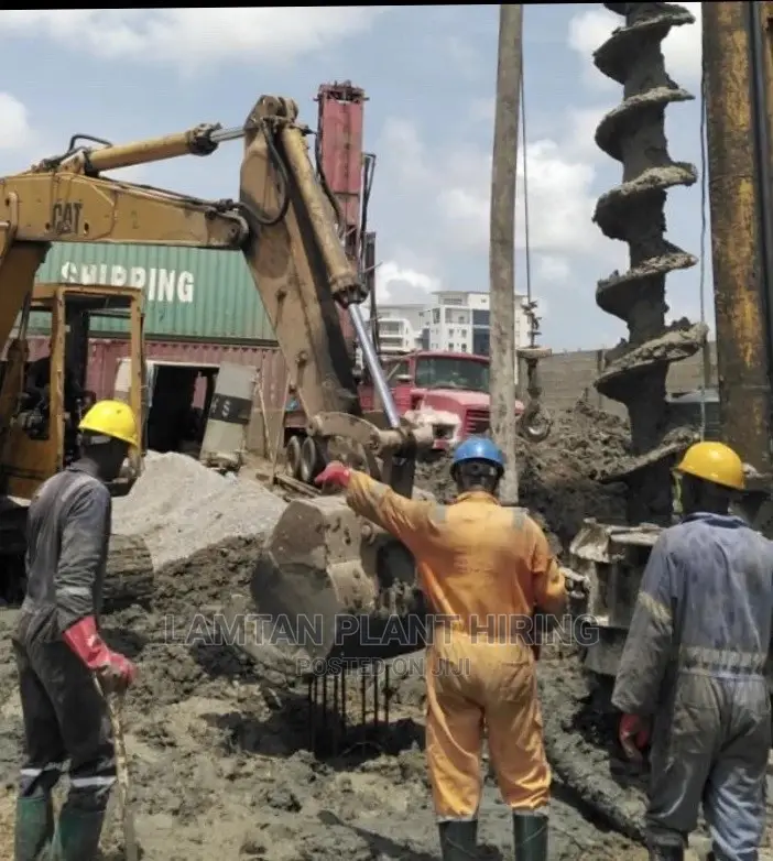 Excavator 215 for Hire