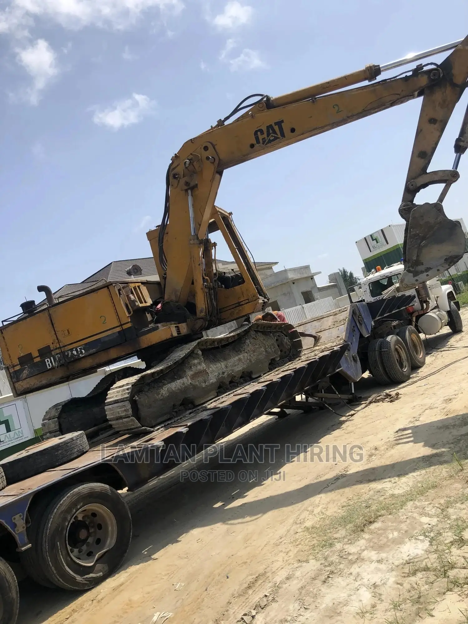 Excavator 215 for Hire