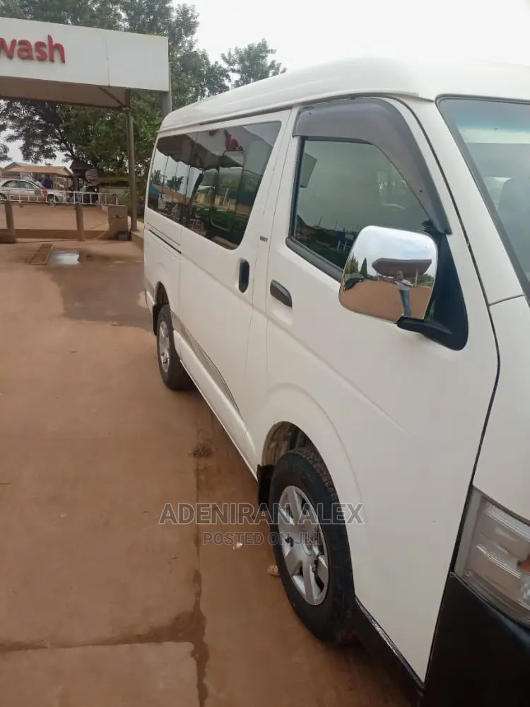 Car Hire Service With Ac