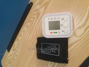 Digital Automatic Heart Rate Monitor With Large Armband Cuff