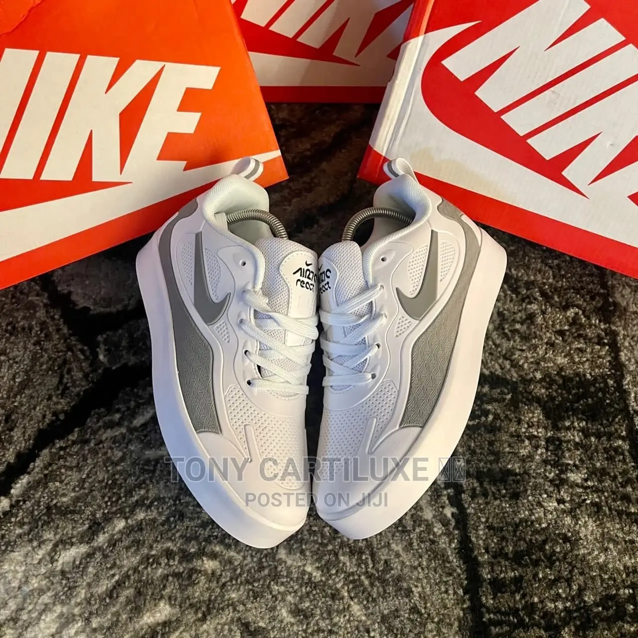 *Nike Air 270 React Grey / White