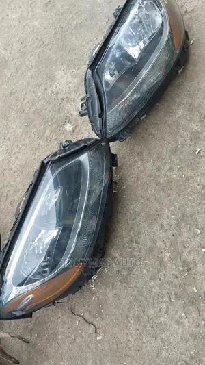 Mercedes-Benz C300 2015 Headlights Non Charger