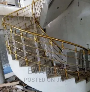 Round Staircase Gold Hand Rail With Crystal Baluster.