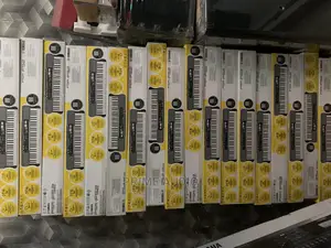 Original Yamaha PSR F52 Keyboard
