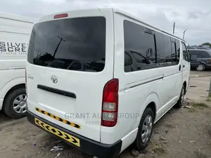 Toyota HiAce 2009 White