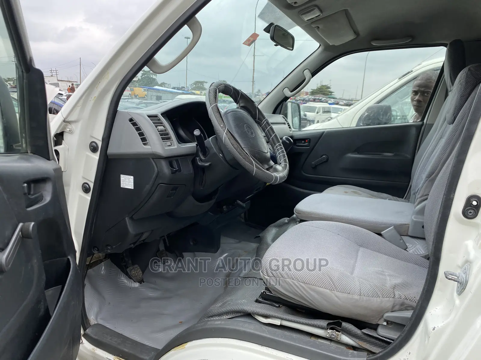 Toyota HiAce 2009 White