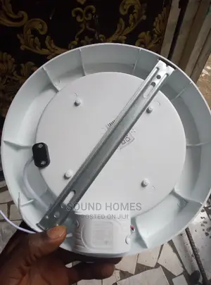AKT 18w Surface