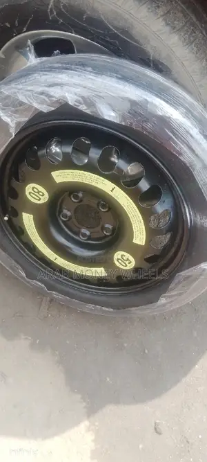 Booth Bord an Spare Tires