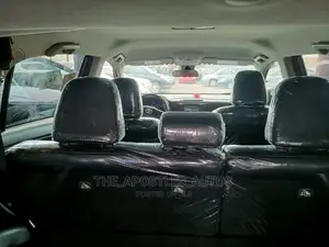 Toyota RAV4 LE FWD (2.5L 4cyl 6A) 2017 Gray