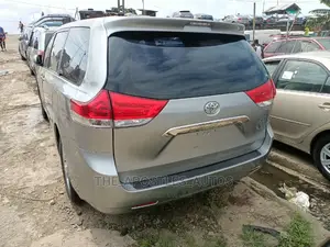 Toyota Sienna LE 7 Passenger 2012 Silver