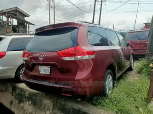 Toyota Sienna LE 7 Passenger 2011 Red