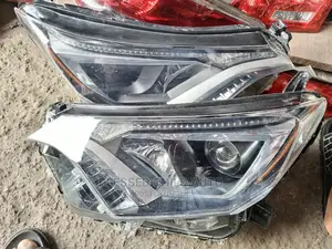 Headlamp Toyota Rav4 2018