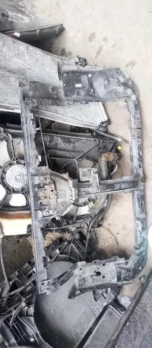 Front Cut Nissan Rogue 2010