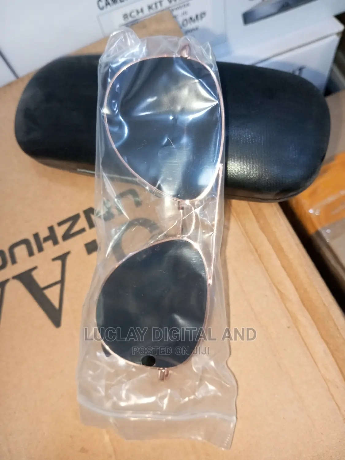 Anti Tracking See Back Eyeglass