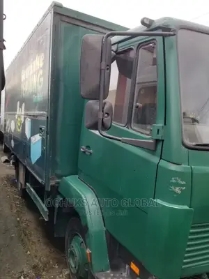 Mercedez Benz 814 Truck Green Colour