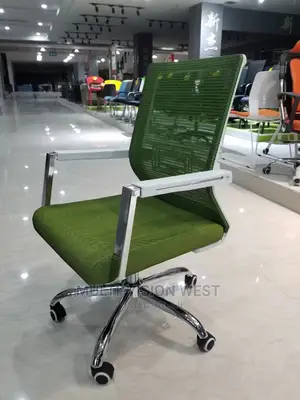 High Quality Medh Swivel Chair
