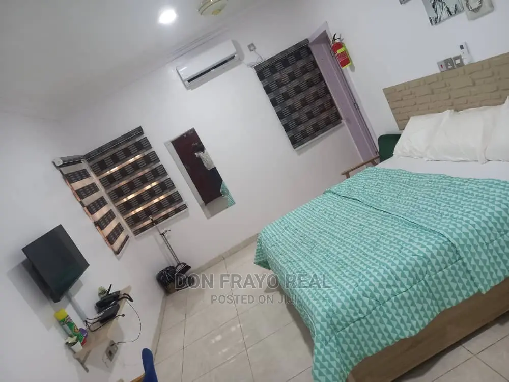 1 Room Self Con Short Let Within University Ibadan