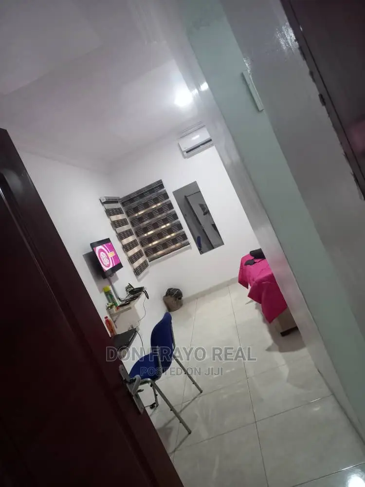 1 Room Self Con Short Let Within University Ibadan