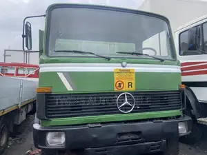 Mercedes-Benz 813 Pick Up 1999 Green