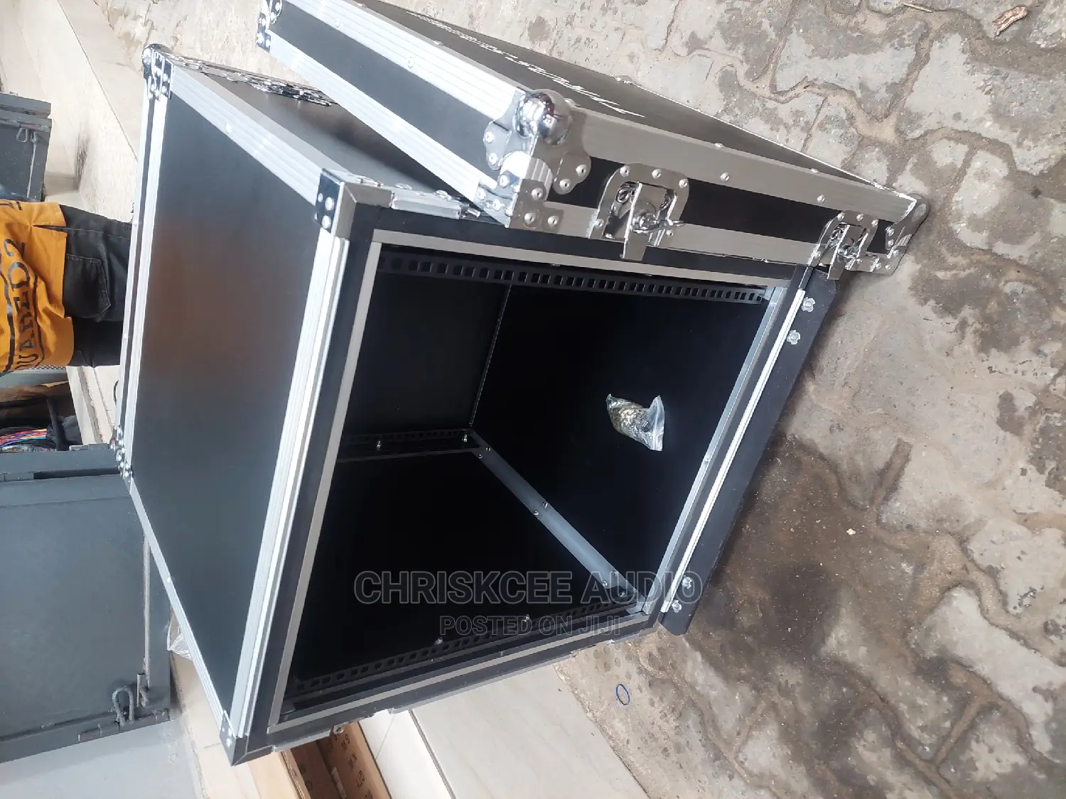Amplifier Rack 12U Wood Body