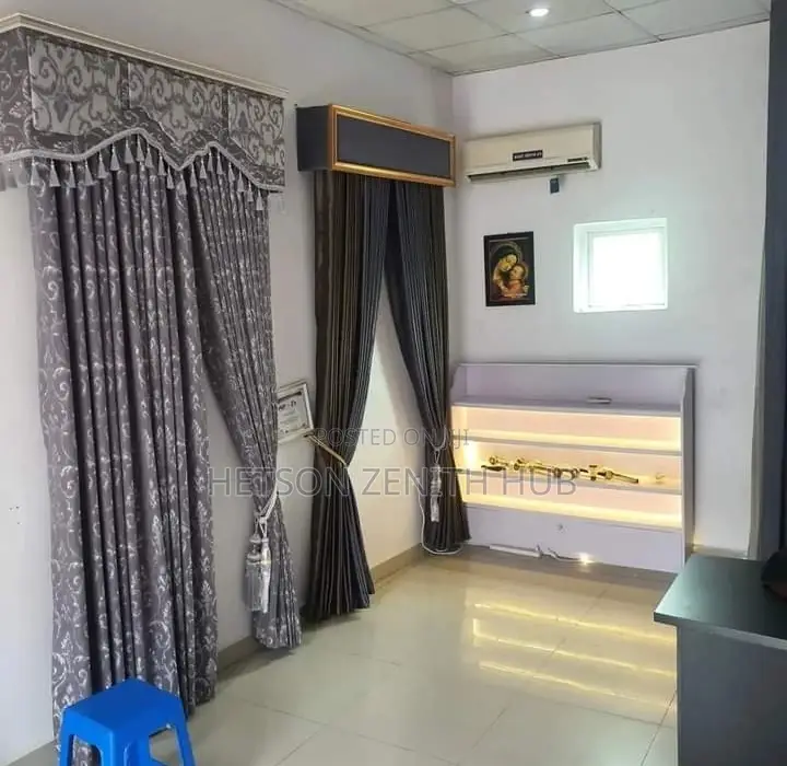 Well Tailored Curtains