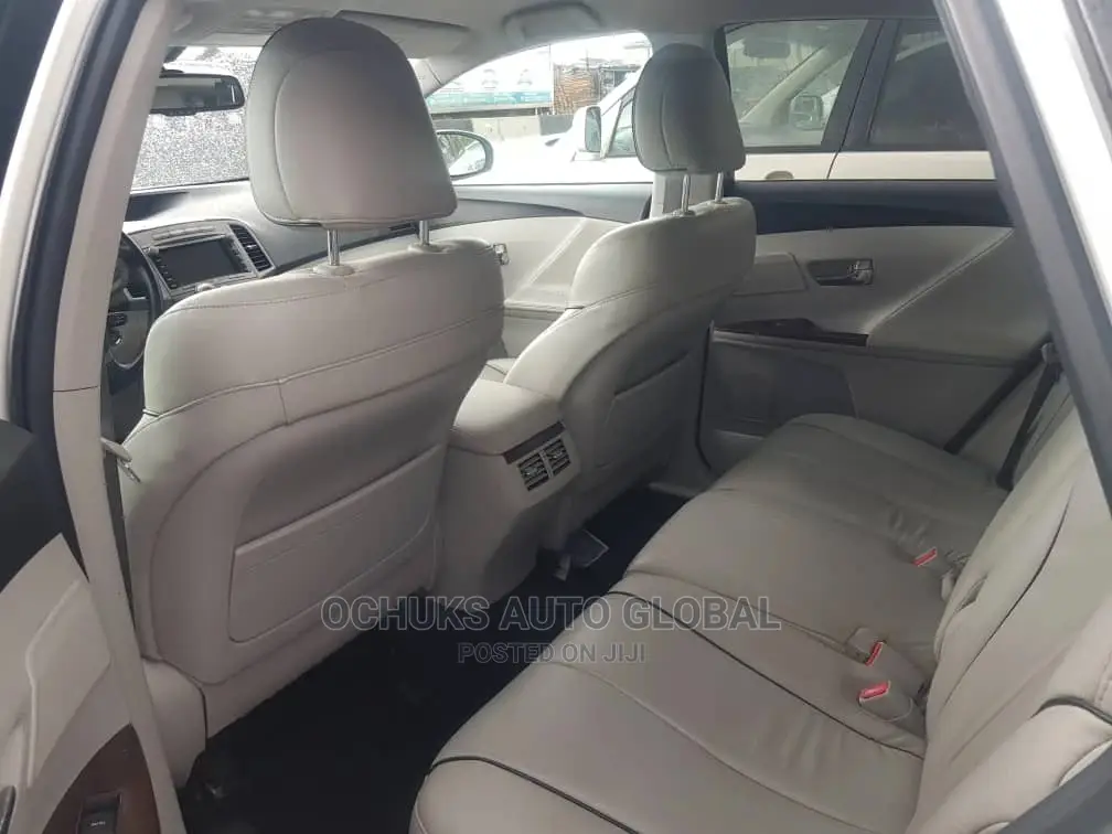 Toyota Venza AWD 2011 White