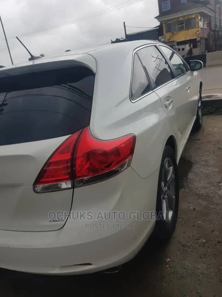 Toyota Venza AWD 2011 White
