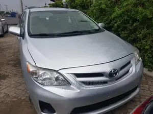 Toyota Corolla 2011 Silver