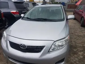 Toyota Corolla LE 4dr Sedan (1.8L 4 cyl 4A) 2009 Silver