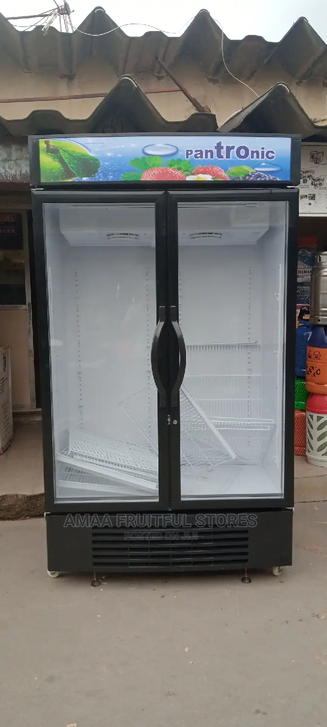 Plantronic Show Case Fridge