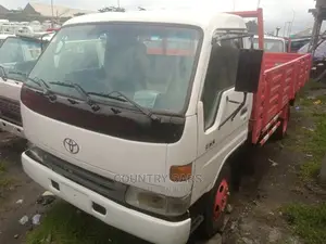 Toyota Dyna 300