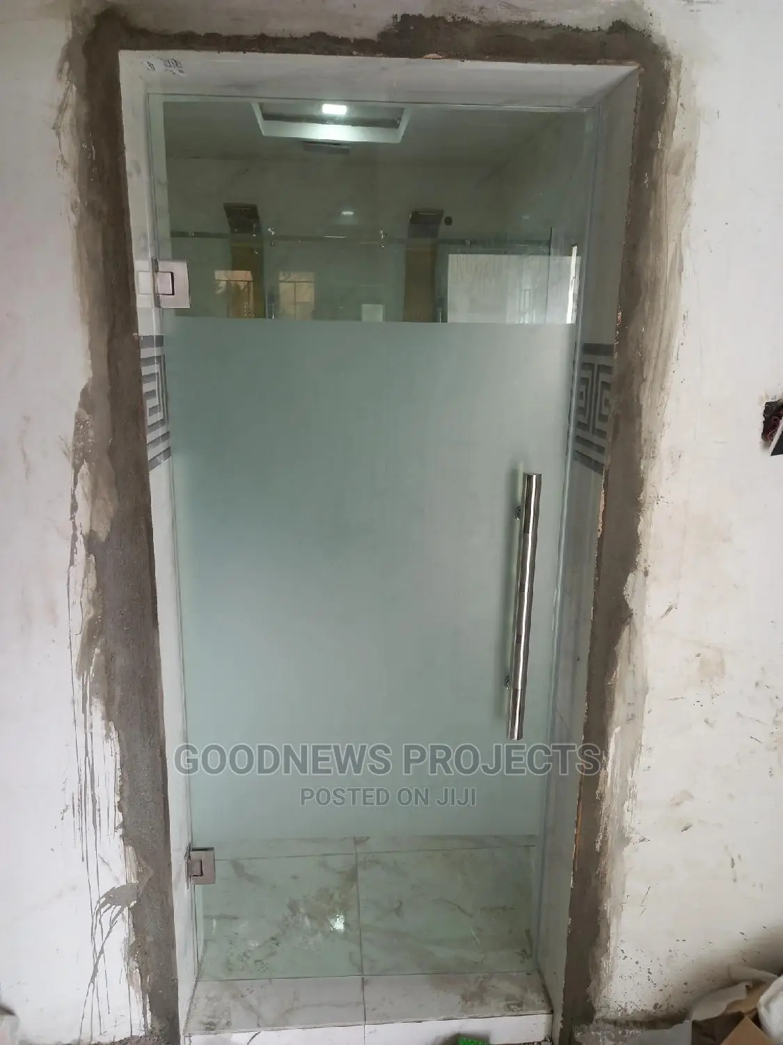 Frameless Hinge Glass Door With Half Frosted