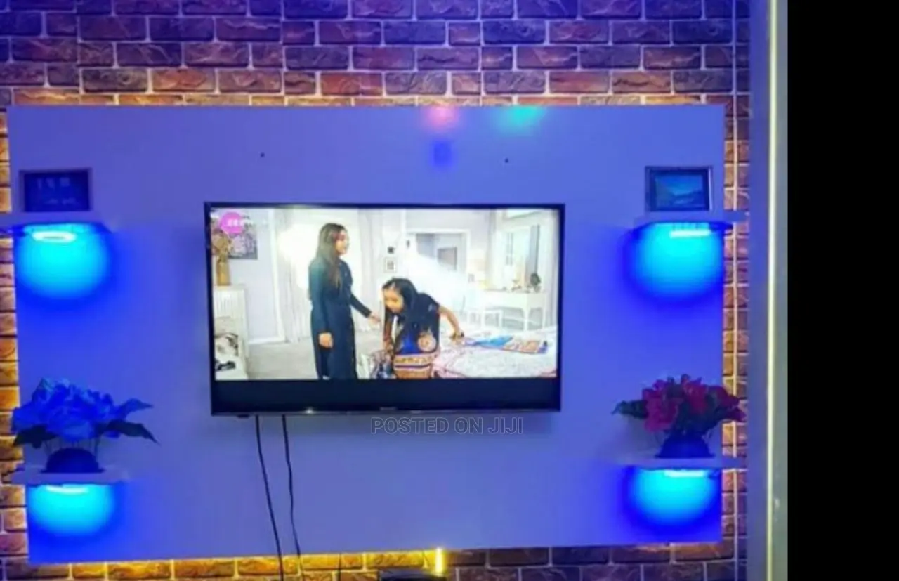 Tv Stand / Tv Console