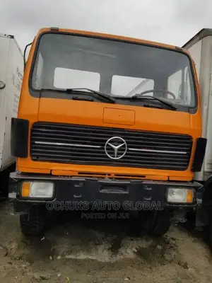 Mercedez Benz Tipper 1824 Model