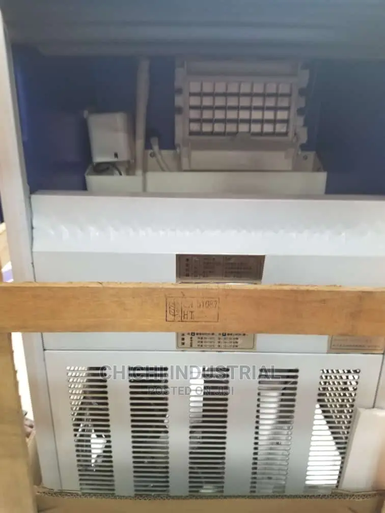Ice Cube Maker
