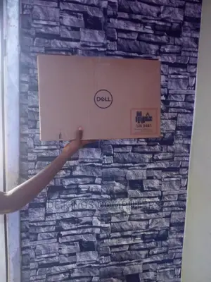 New Laptop Dell Inspiron 15 16GB Intel Core I7 SSD 1T