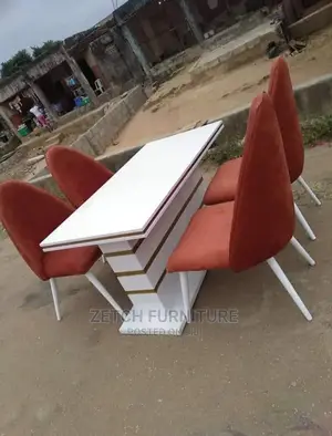 Standard 4 Seaters Dining Set