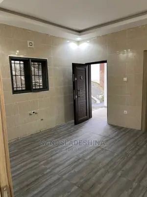 5bdrm Duplex in In A Private Estate, Idu for rent