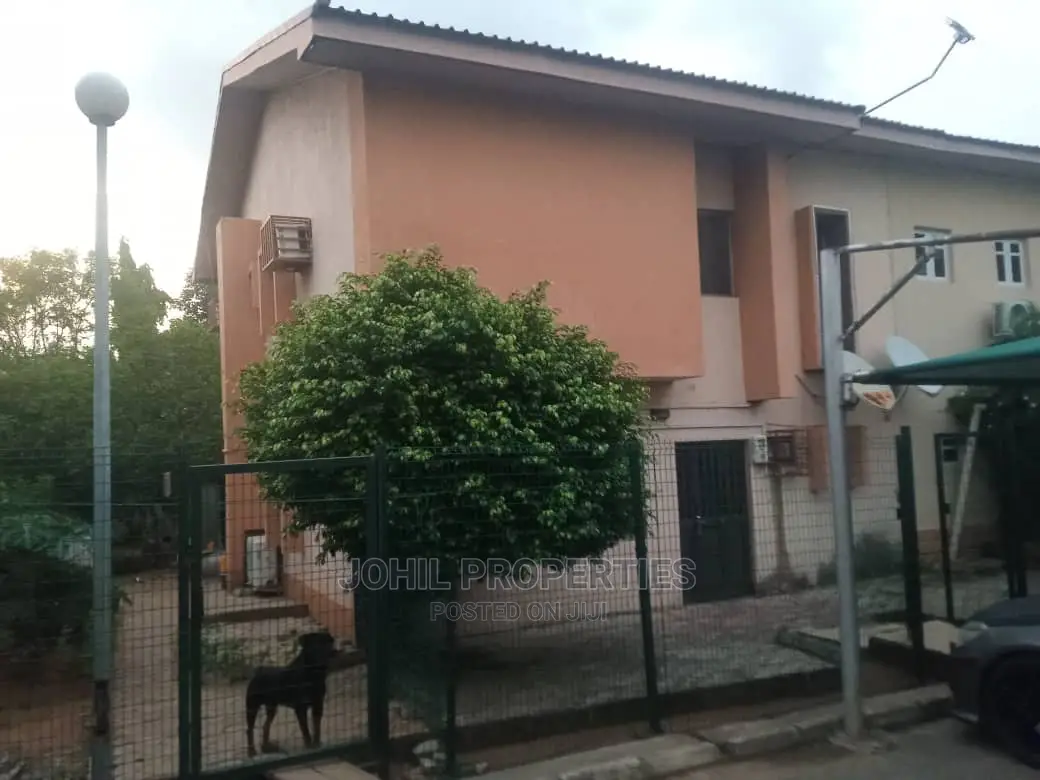 4bdrm Duplex in Wuse 2 for sale