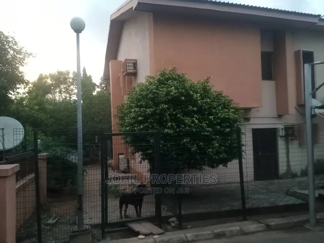 4bdrm Duplex in Wuse 2 for sale