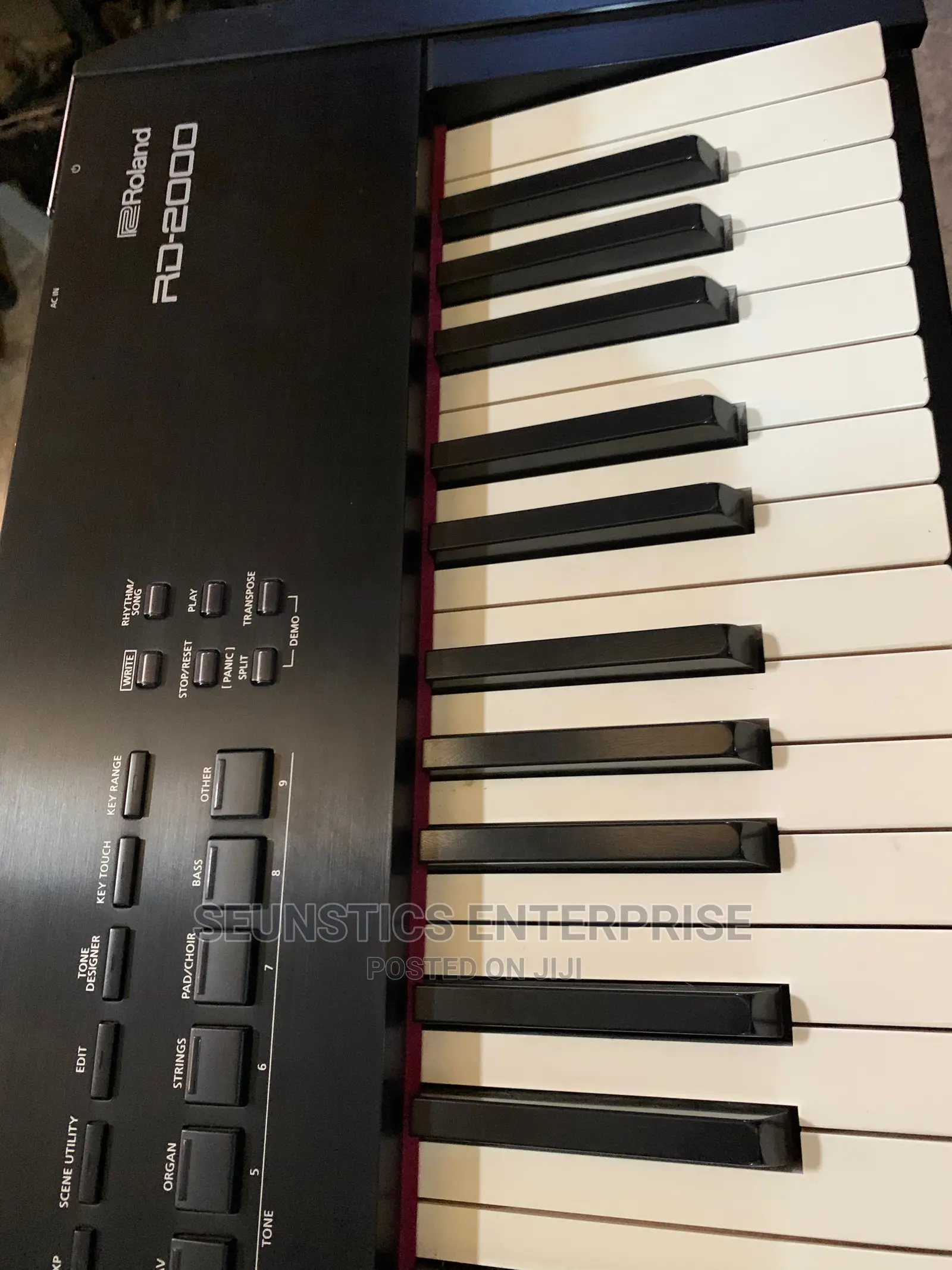 Quality Roland RD 2000 Workstation Keyboard/Piano