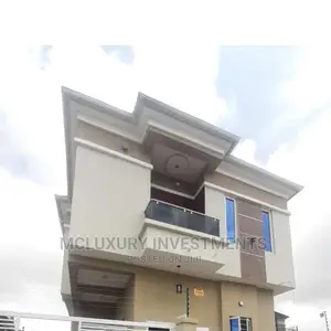 4bdrm Duplex in In Thomas Estate for sale