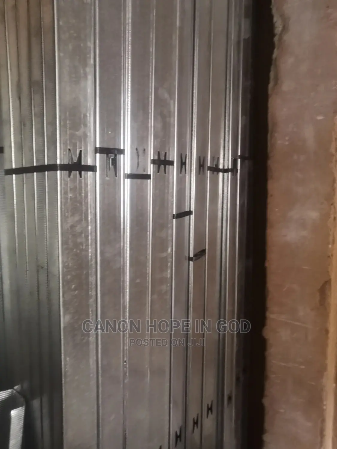 Stud and Track 60mm/3m