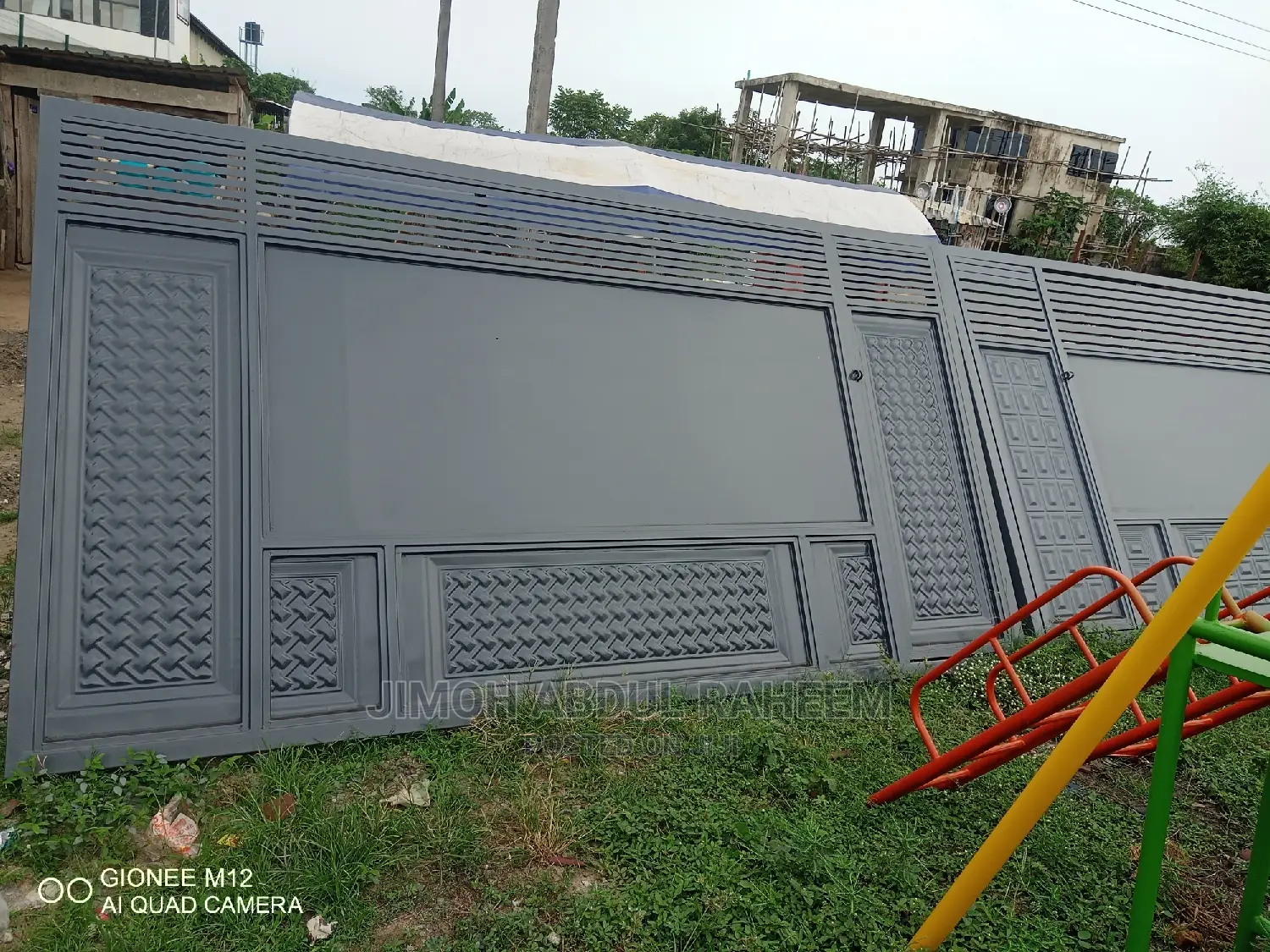 New Modern Tracking Rail Gate