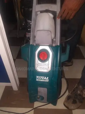 TOTAL High Pressure Washer With Soap/Chemical Tank