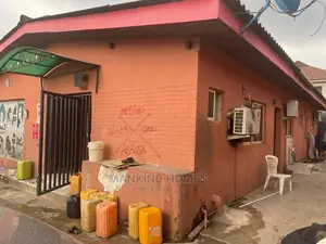 5bdrm Bungalow in Omole Phase 1 for sale